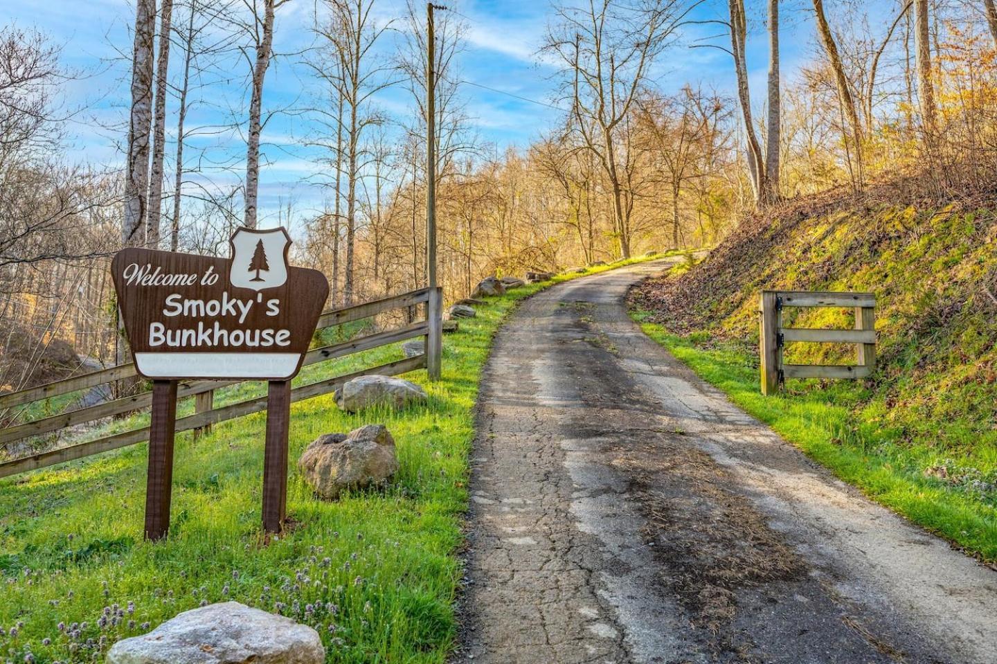 Dog Friendly! Views! Hot Tub! Close To Pf! Gsmnp Sevierville Bagian luar foto
