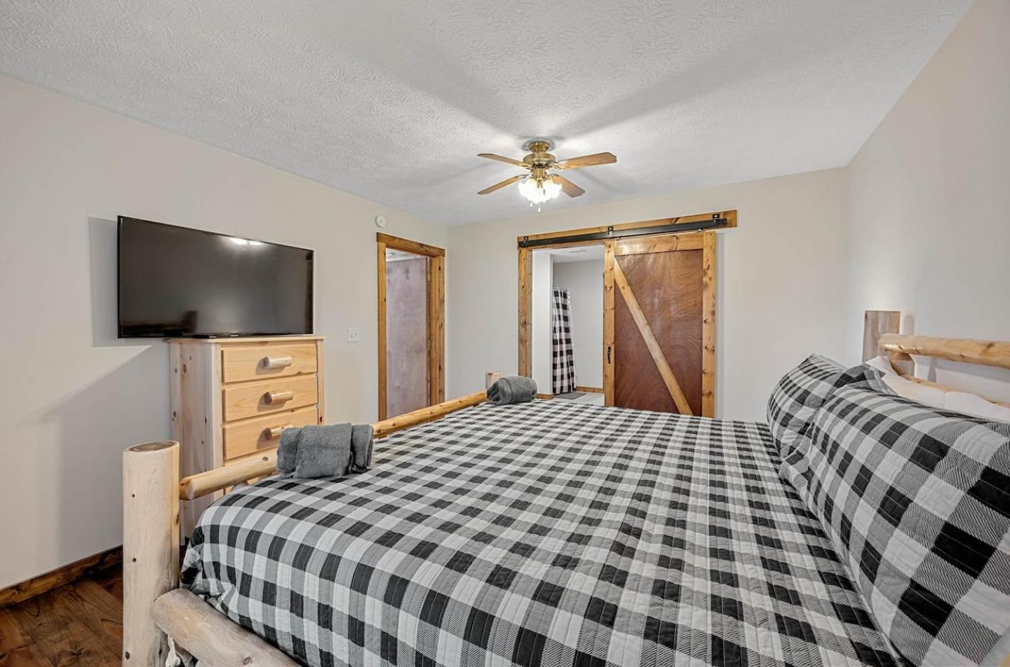 Dog Friendly! Views! Hot Tub! Close To Pf! Gsmnp Sevierville Bagian luar foto