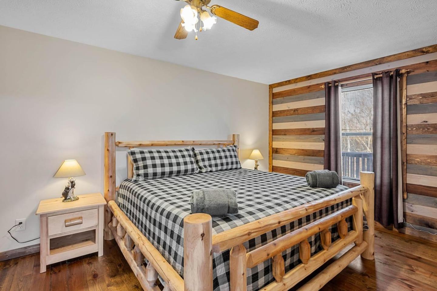 Dog Friendly! Views! Hot Tub! Close To Pf! Gsmnp Sevierville Bagian luar foto