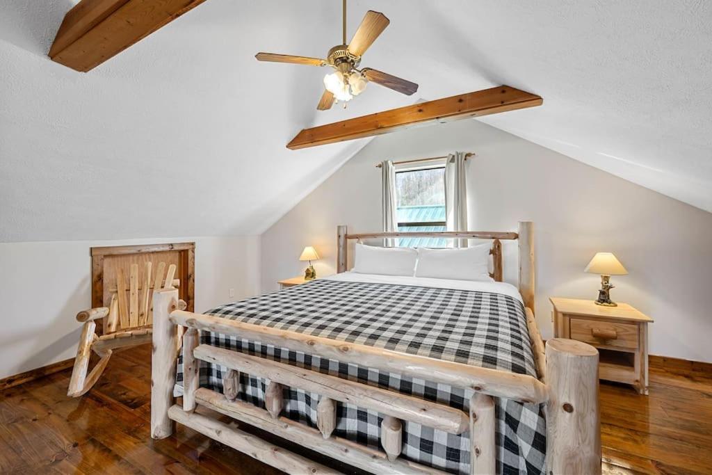 Dog Friendly! Views! Hot Tub! Close To Pf! Gsmnp Sevierville Bagian luar foto