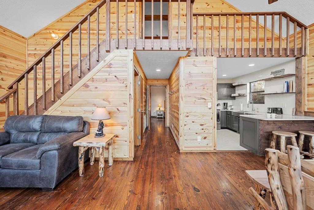 Dog Friendly! Views! Hot Tub! Close To Pf! Gsmnp Sevierville Bagian luar foto