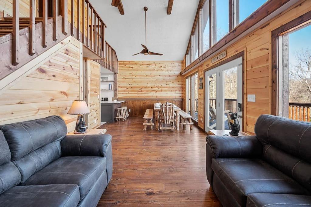 Dog Friendly! Views! Hot Tub! Close To Pf! Gsmnp Sevierville Bagian luar foto